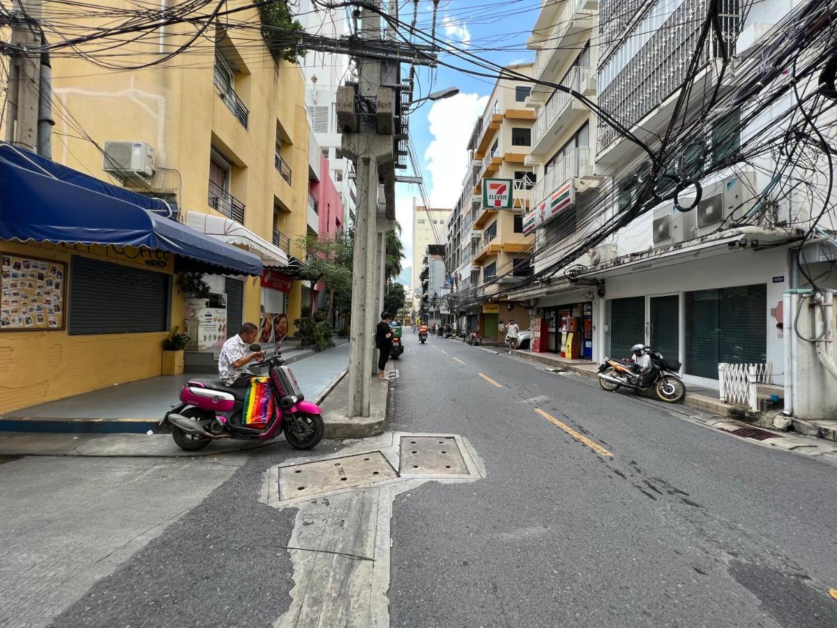 Thaiphiphat House Bangkok Exterior photo